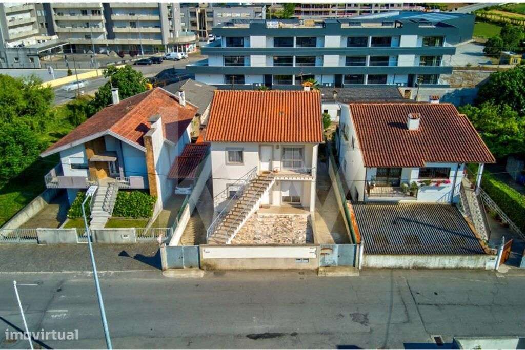 Moradia Bi-Familiar em Calendário - Grande imagem: 5/42