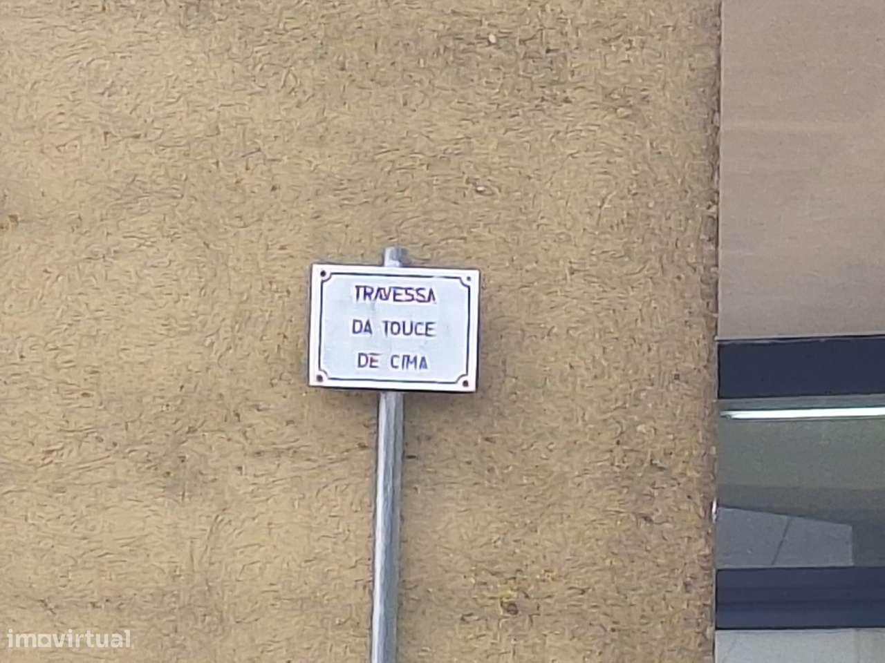 CPM25010 garagem 26m2  p 2 viaturas próx Macdonalds Vilar Paraiso V12-9