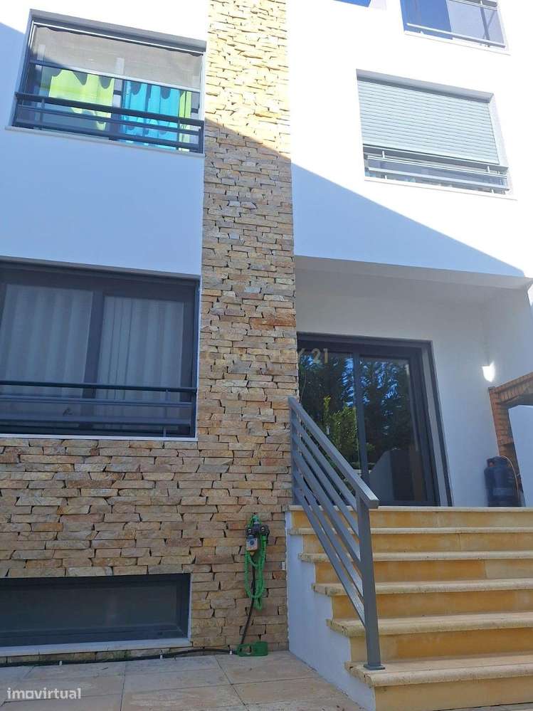 Moradia T3+1 em Alcochete: Luxo e Conforto!-5