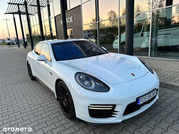 Porsche Panamera GTS - 30