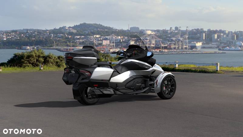 Can-Am Spyder - 8