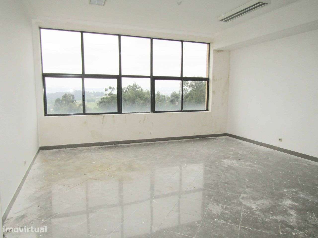 Loja ampla Lixa - Grande imagem: 4/8