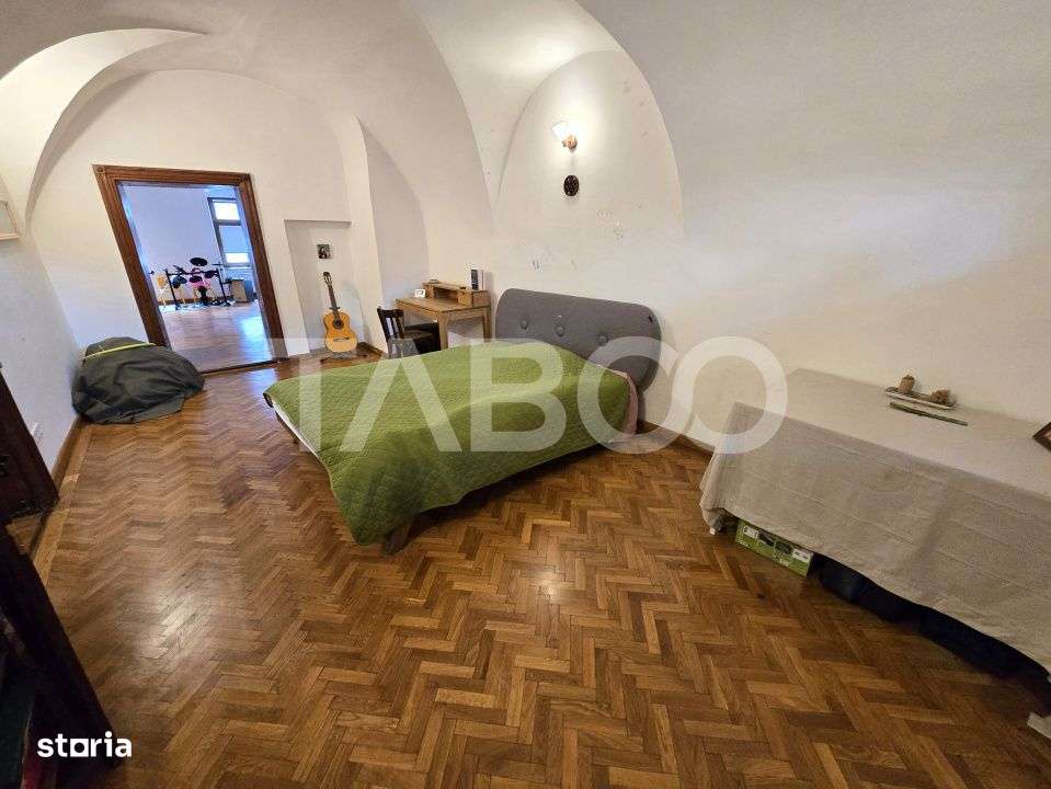 Apartament decomandat de vanzare cu pivnita in Centrul Istoric Sibiu-5