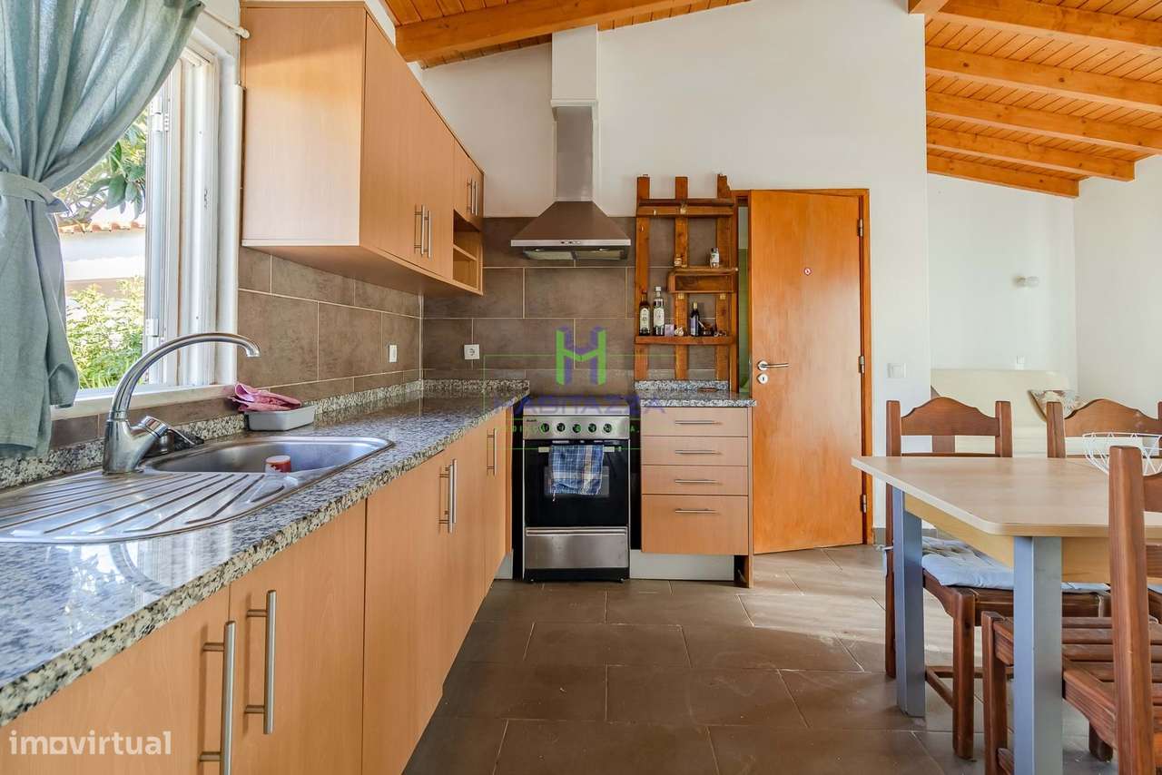 Moradia T1 com Jardim e Logradouro, em Budens, para Venda-11