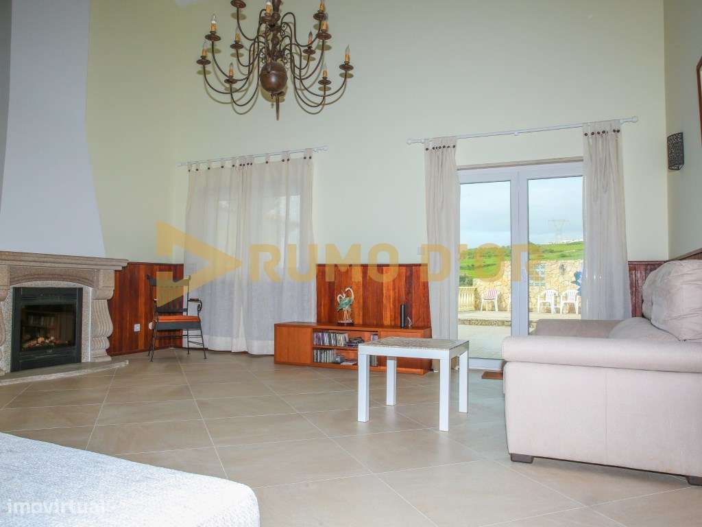 Moradia Exclusiva com áreas Independentes - junto a Arruda dos Vinhos-6