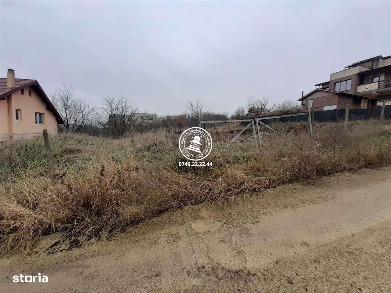 Teren intravilan 490mp,acces soseaua Rediu,autorizatie de constructie - Imagine principală: 1/4