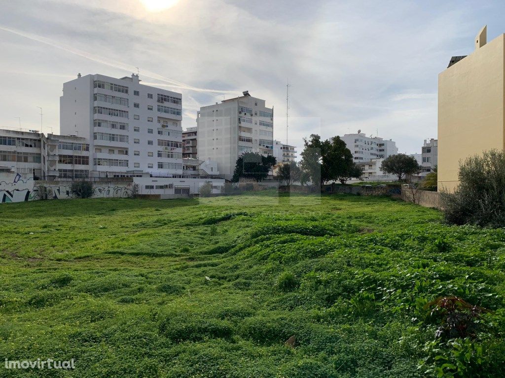 Terreno para construção com 6.430m2 composto por 2 artigo...