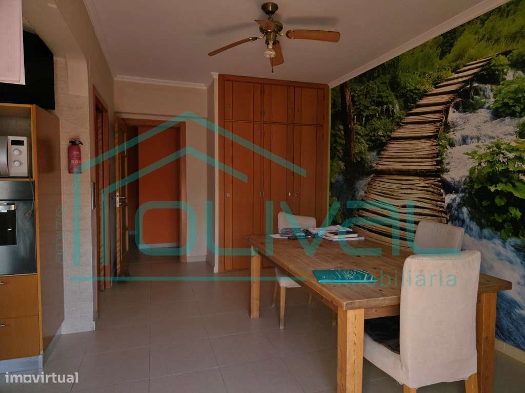 Alverca apartamento T4 transformado em T3 próximo do continente e M... - Grande imagem: 5/17