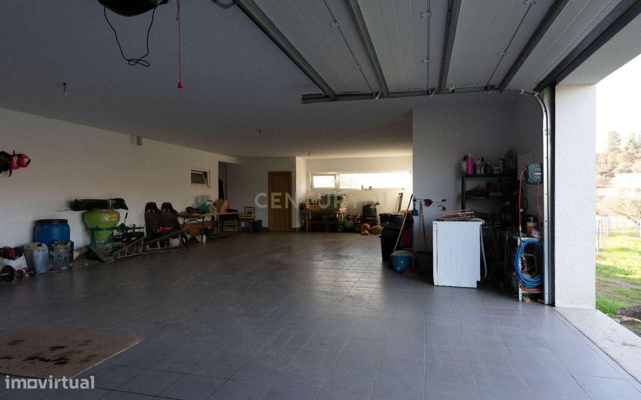 Moradia, 114 m², Barcos e Santa Leocádia-53