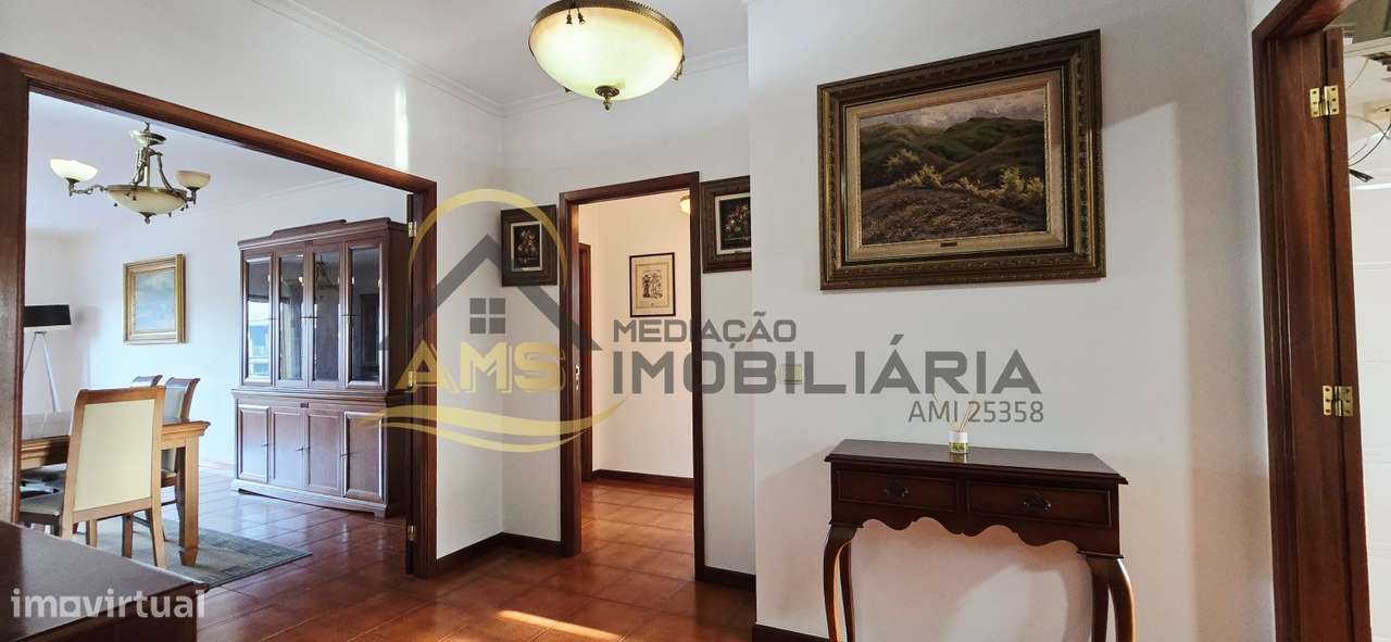 APARTAMENTO T3 COM TRÊS FRENTES E GARAGEM A 5 min a pé do Centro de-52