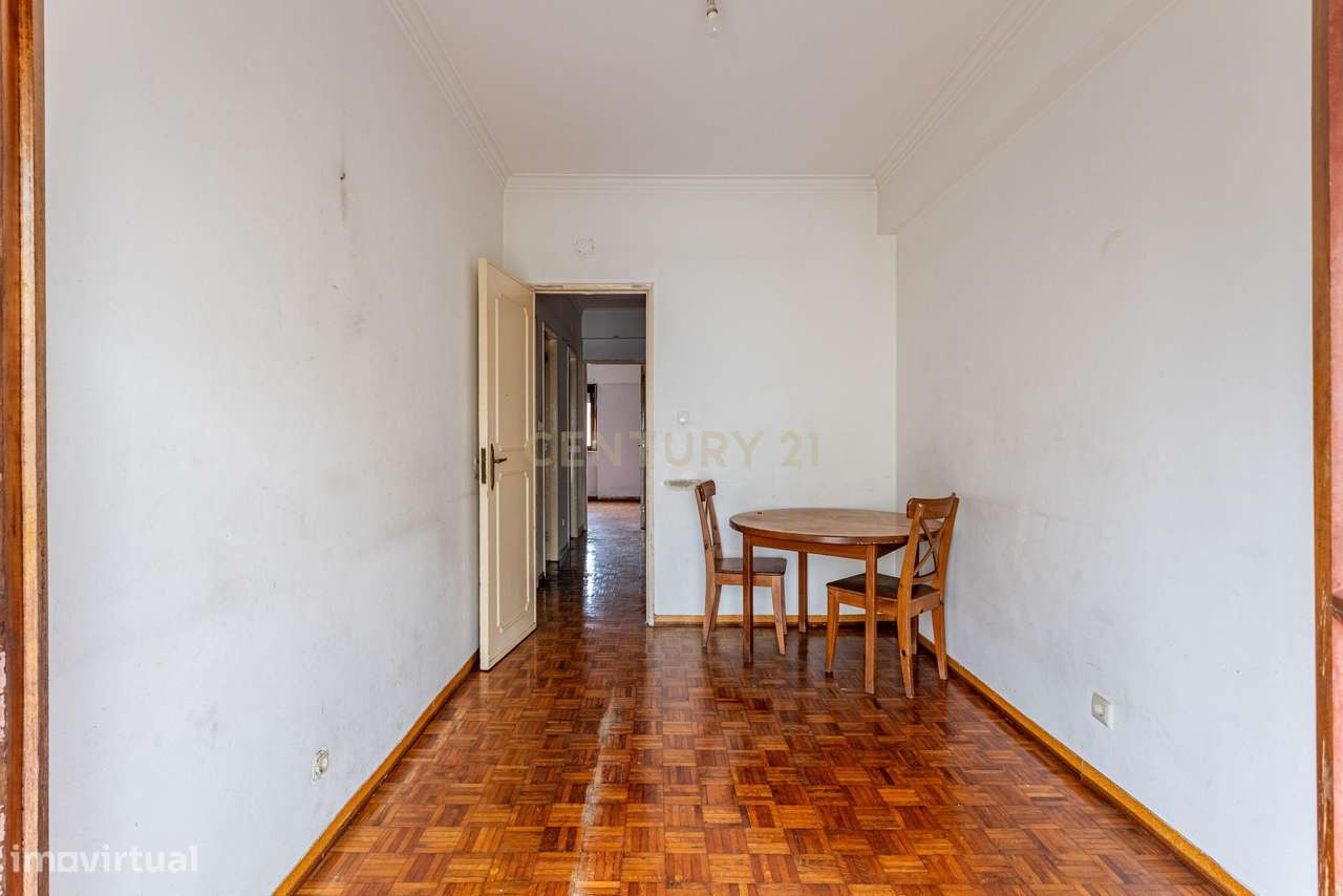 Apartamento T3 para Recuperação em Póvoa de Santo Adrião-12