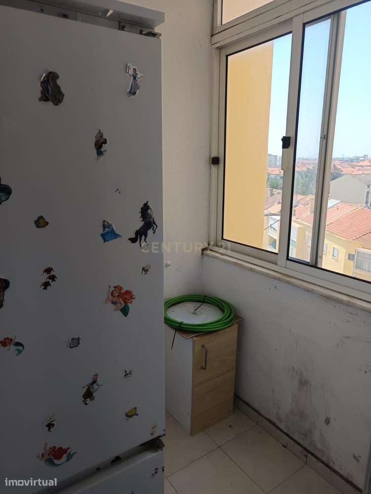 Apartamento T3 no Centro do Barreiro - Rua Miguel Bombarda-2