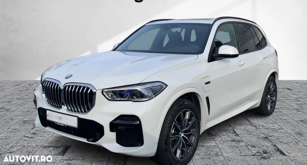 Second hand BMW X5 - 69 500 EUR, 16 000 km, 2022 - autovit.ro