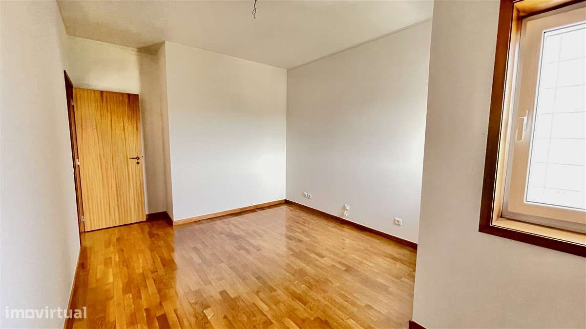 T3 Centro-Póvoa de Varzim-aparcamento-17