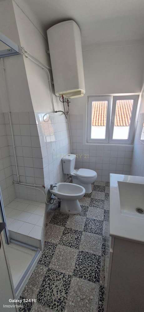 Edifício misto ( habitação unifamiliar e serviços/comércio) - Grande imagem: 4/15