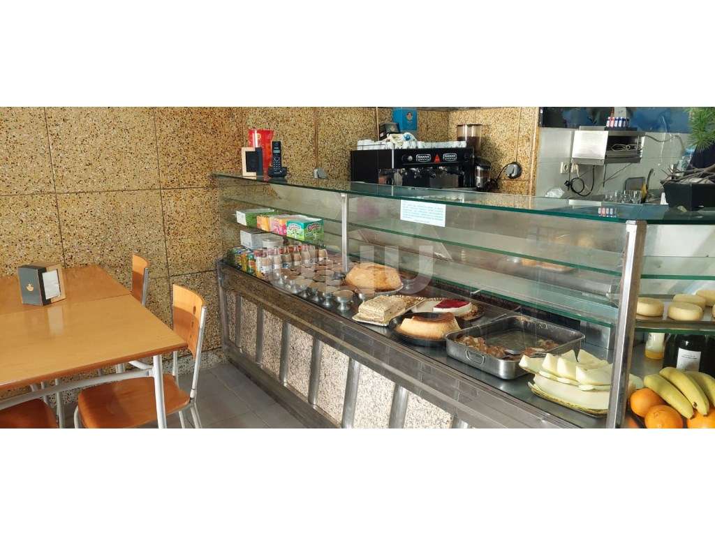 Café/Restaurante com História em Cavadas-10