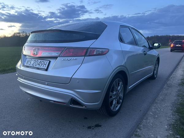 Honda Civic 1.8 GT Special Edition - 6