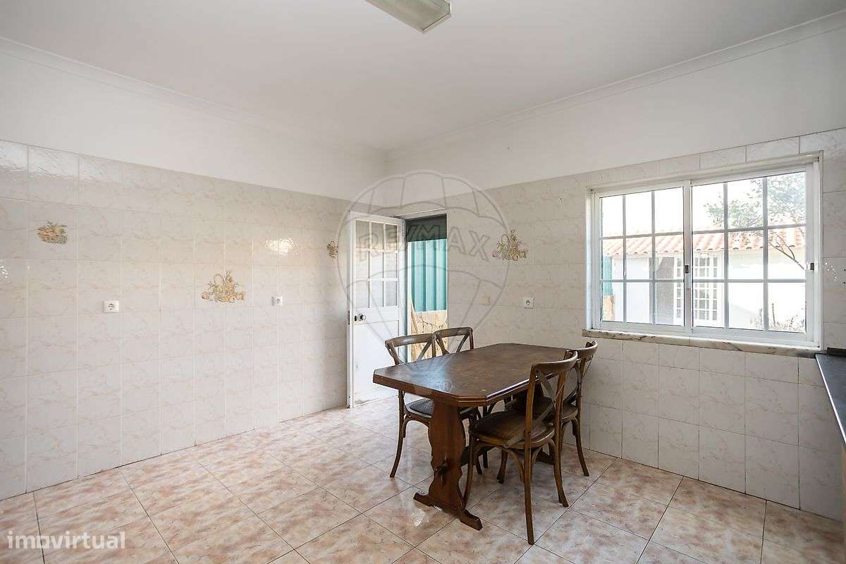 Moradia T3 com Quintal, Escritório e Churrasqueira – Quinta do Conde-13
