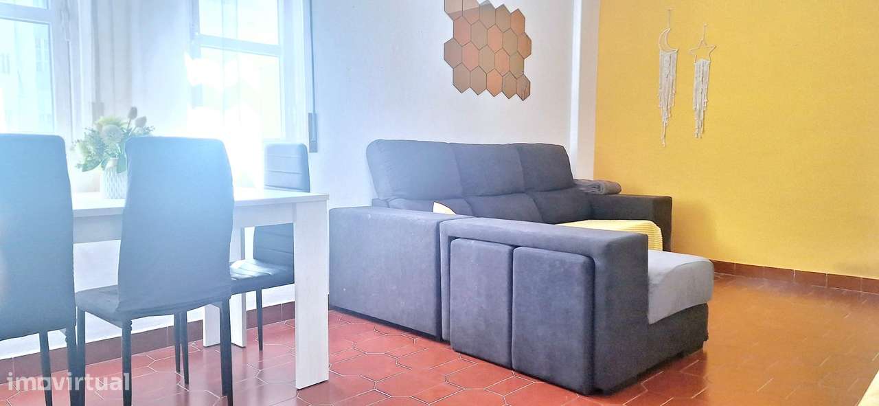 Apartamento T3 para venda, na Tapada das Mercês, a 1 min da estação CP - Grande imagem: 4/23