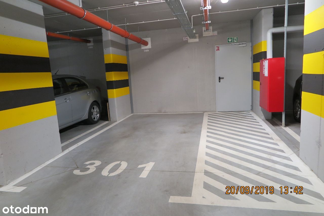 Miejsce parkingowe w hali garażowej Poznań Wilda