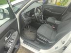 Kia Carens 1.7 CRDi M 7os - 13