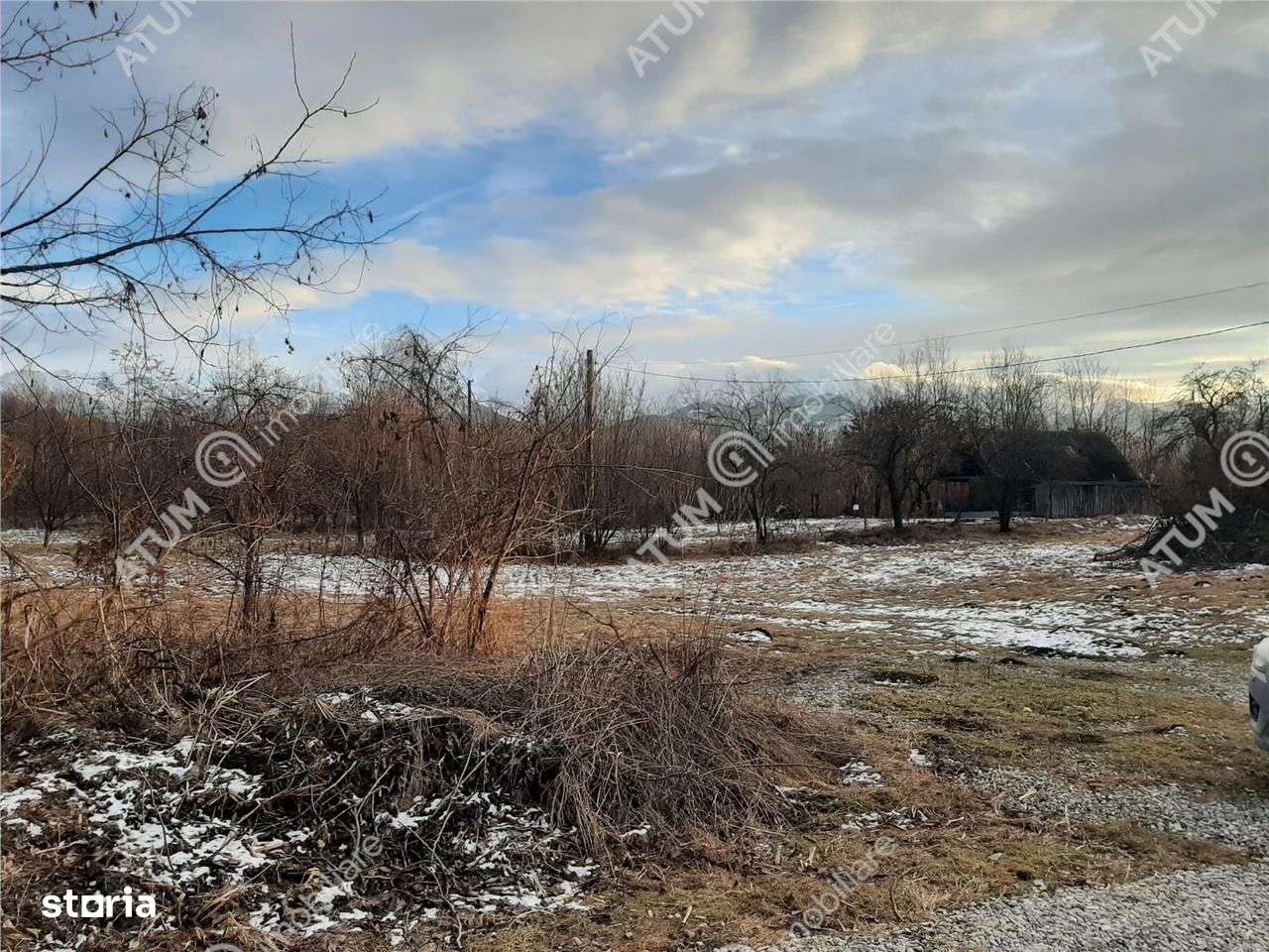 Teren intravilan 1000 mp de vanzare pe Valea Avrigului - Imagine principală: 3/3