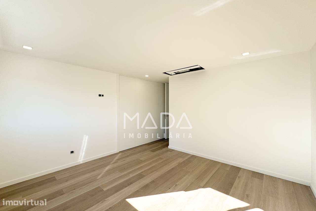Moradia, 204 m², Lanhoso-18