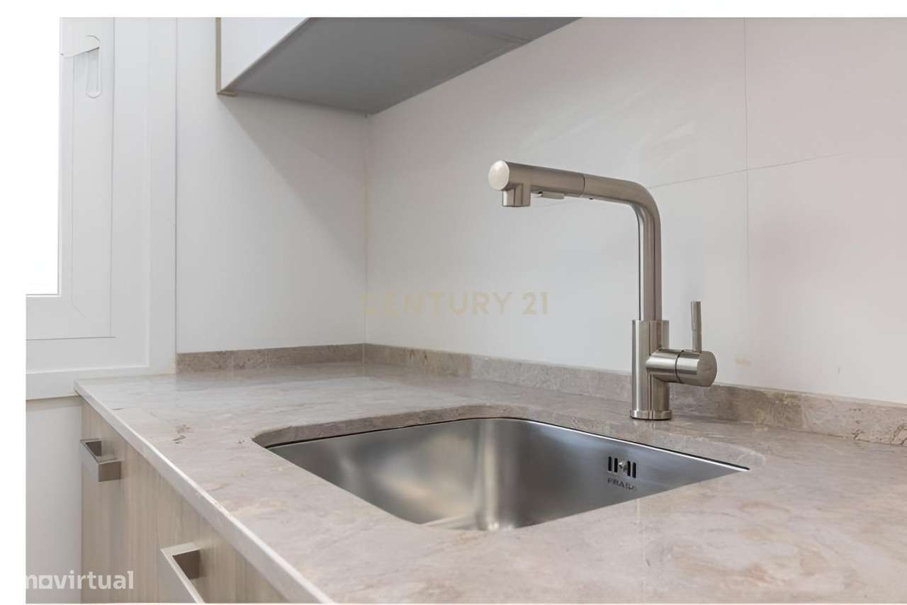 APARTAMENTO T1 TOTALMENTE RENOVADO NA BAIXA DA BANHEIRA-11