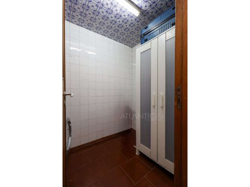 Moradia T6 em Monte Abraão-34