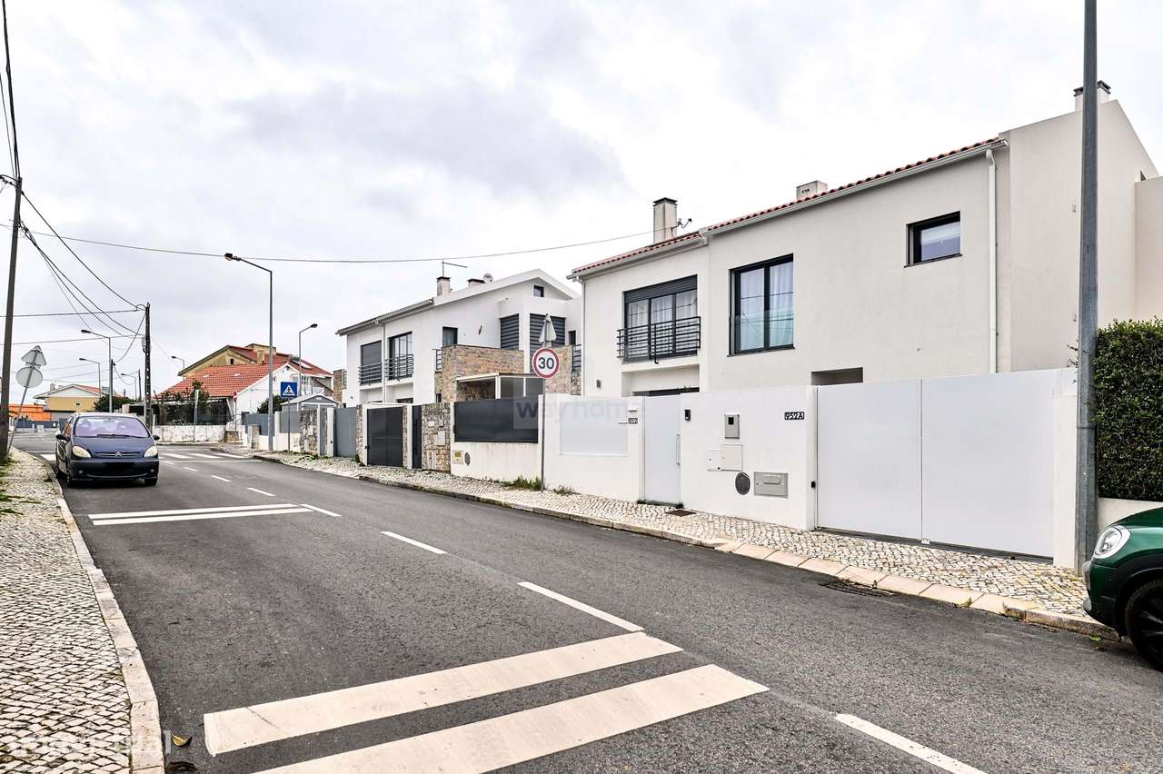 Moradia T4 | Construção contemporânea | Trajouce | São Domingos de Ran-37