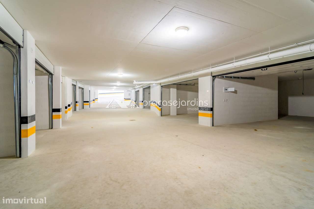 Espaçoso Apartamento com 3 frentes-15