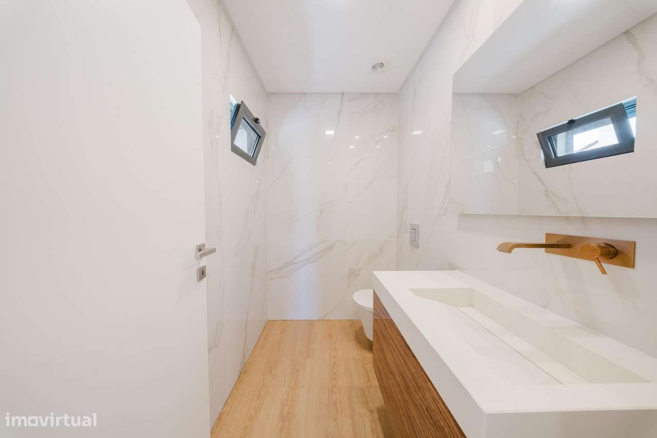 Moradia T5 de Luxo com Piscina e Vista Panorâmica em Mealhada, Loures-22
