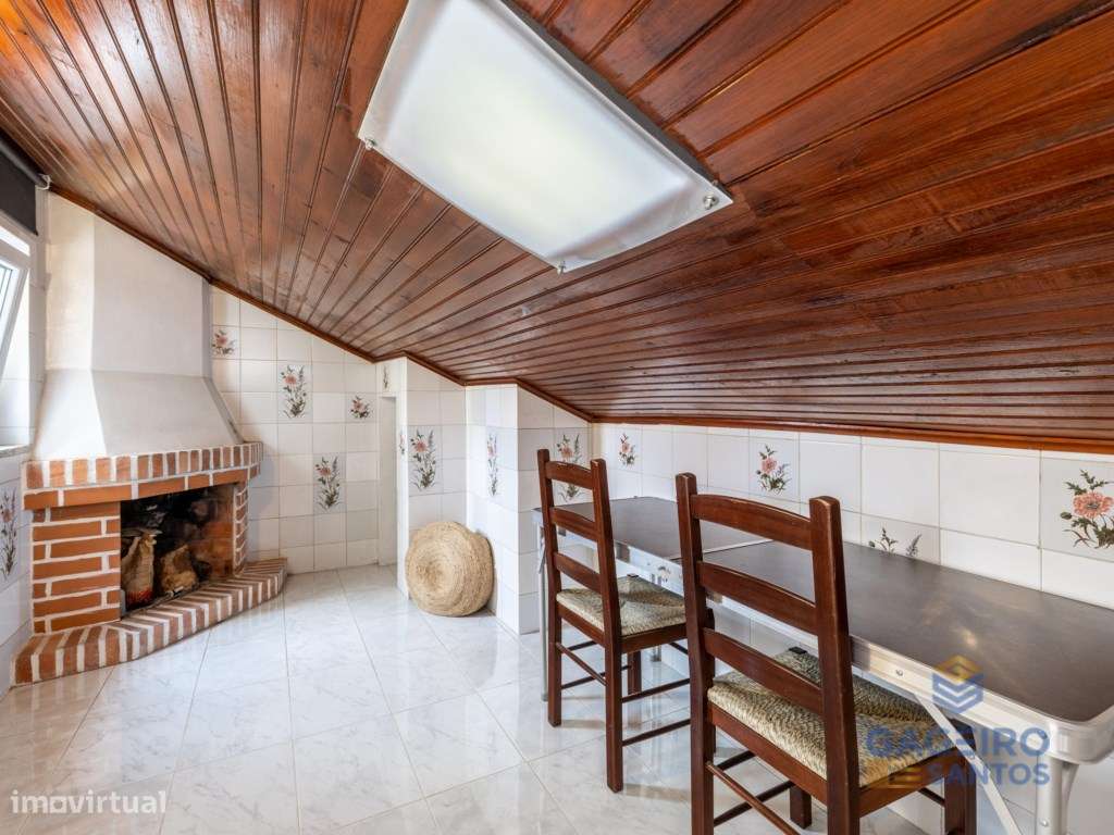 Moradia Remodelada T2 + 2-23