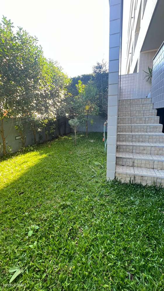 T3 com piscina e garagem em Ermesinde-0