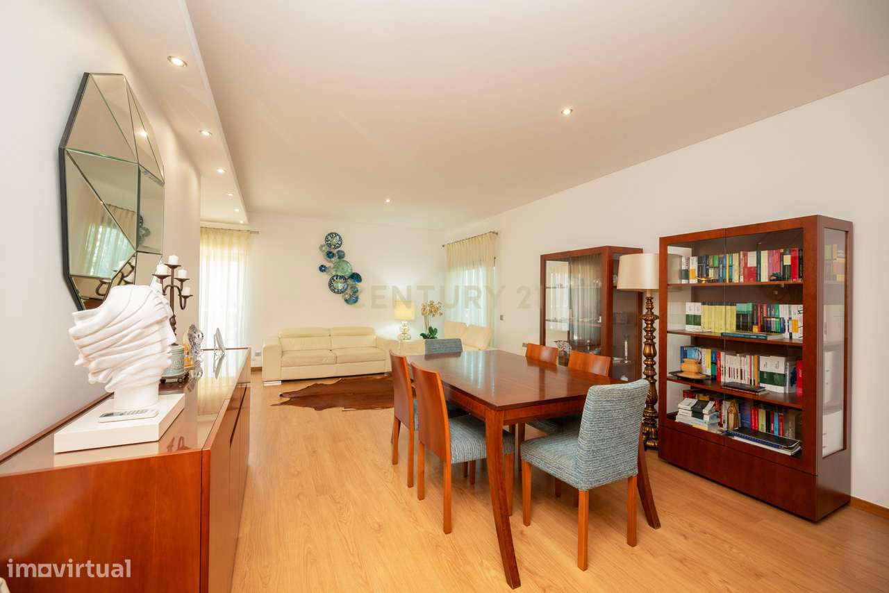 APARTAMENTO T4 DE SONHO NA AMORA | SEIXAL-2