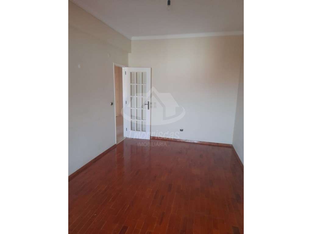 Apartamento T3 em Vale de Figueira, São João da Talha - Grande imagem: 2/15