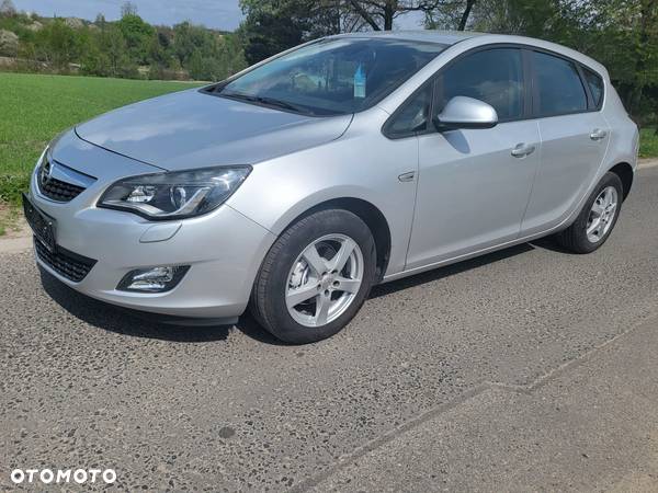 Opel Astra - 1