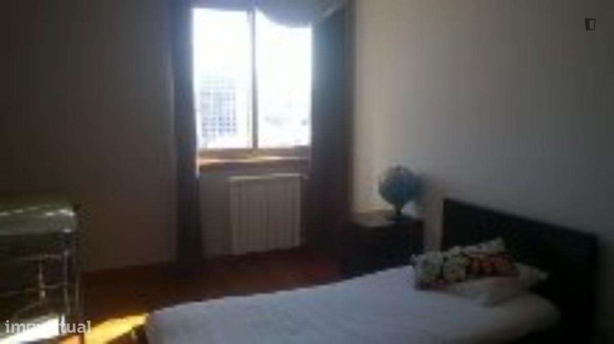 Quarto - localizado em Aveiro - Grande imagem: 5/6