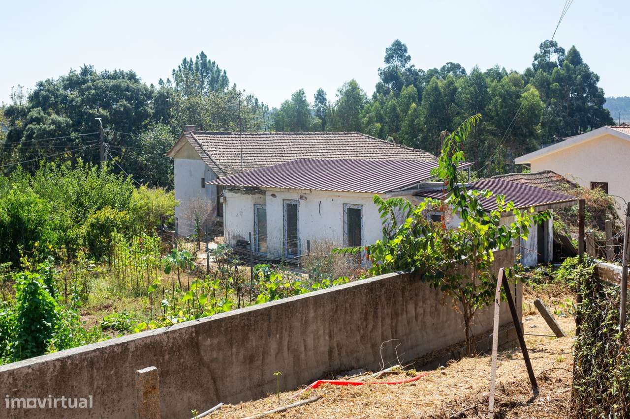 2 Moradias para restaurar, inseridas em um terreno de 2962m2, em Sandi-25