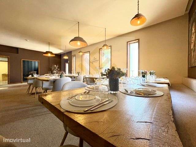 Trespasse / Arrendamento de Restaurante Moderno com Forno a Lenha em S-22