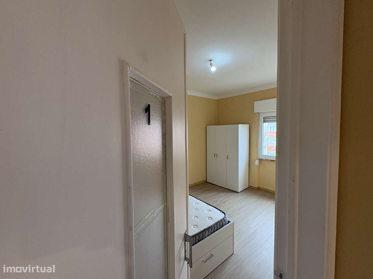 Quarto individual mobilado em Setúbal - Grande imagem: 2/11