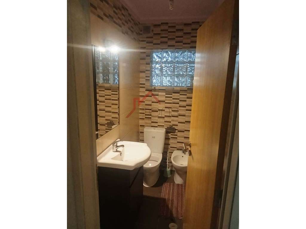 APARTAMENTO T3 + 2 CASAS DE BANHO + CAVE-10