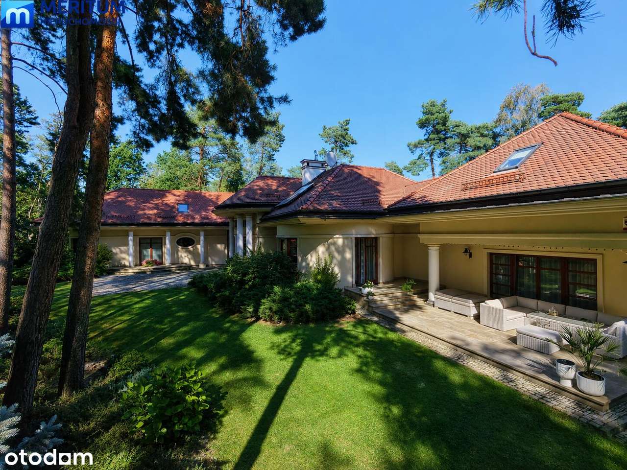 Rezydencja ok.500 m² na zielonej działce 8700 m² | Międzyborów