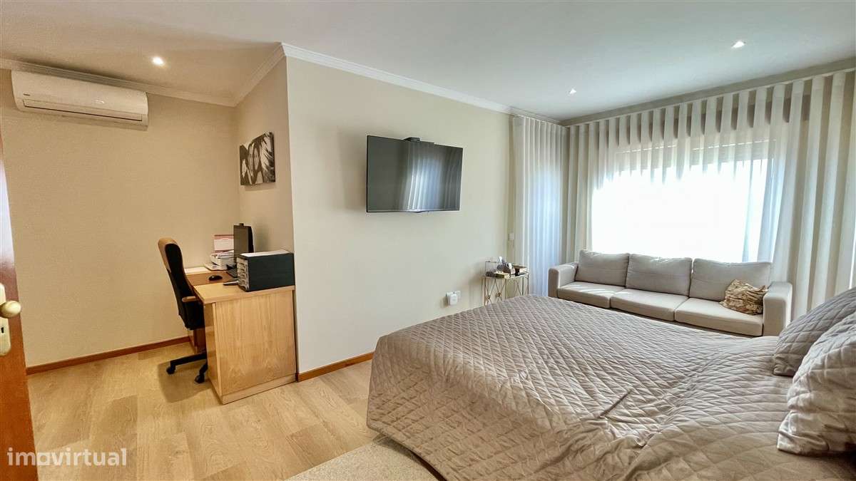 Moradia T4-Póvoa de Varzim-Centro-Acessos-2 Garagens Fechadas-18