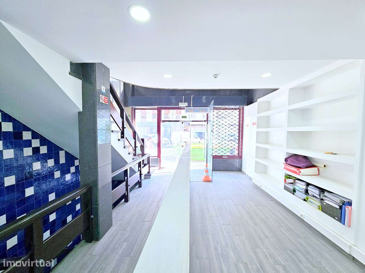Loja 390 m2 Avenidas Novas - Campo Pequeno-0