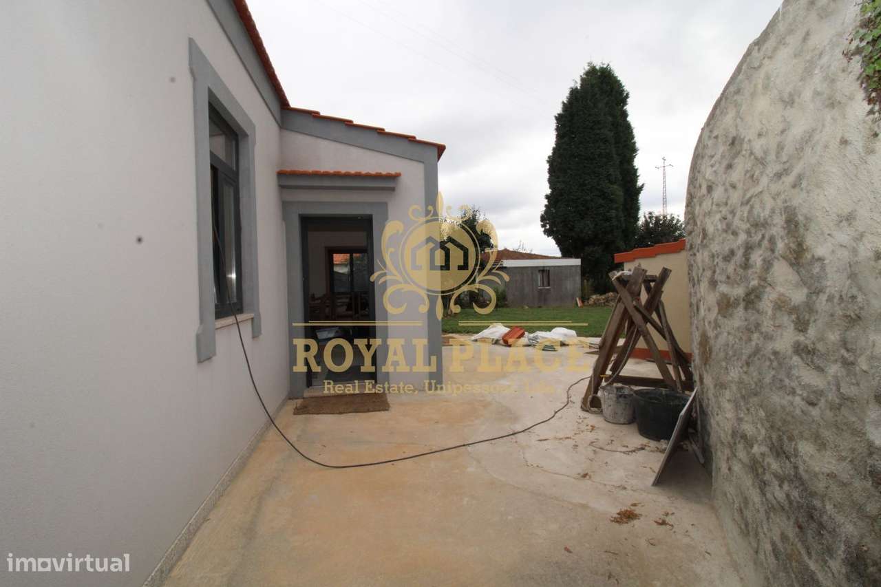 Moradia V2 Renovada com Anexo, Lourosa-9