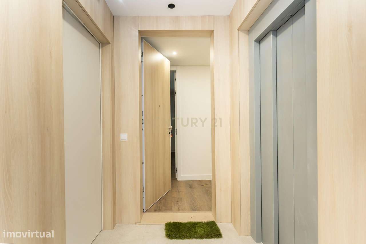 Dois Apartamentos Modernos (T3 + T2) na Qta. do Desembargador – Feijó-10