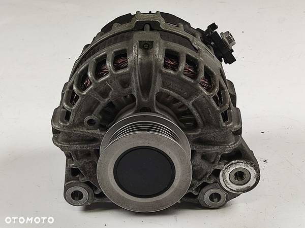 VOLVO XC40 2.0T T4 17-21r Alternator - 4