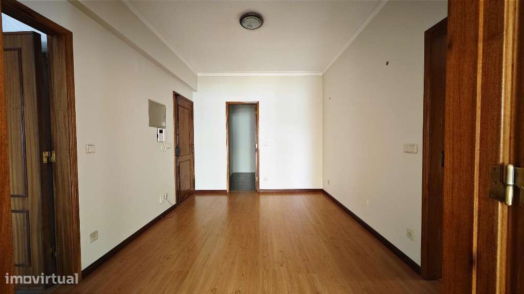 Apartamento T4 Elisio de Moura, Solum, Coimbra - Grande imagem: 2/14