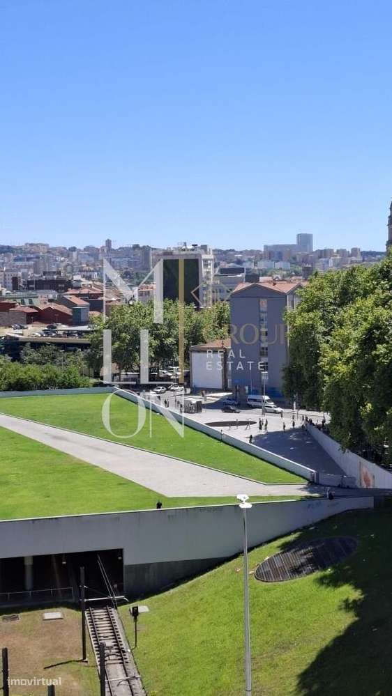 Escritório à Trindade (Rua Gonçalo Cristóvão) – Arrendamento - Grande imagem: 2/2